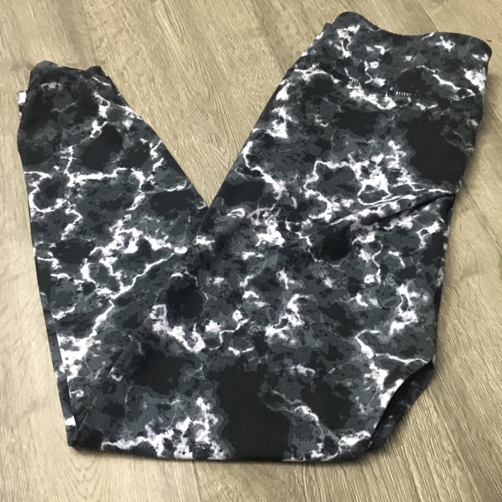 Old Navy active workout pants - size L